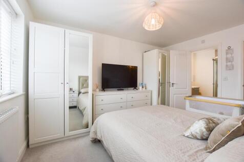 Bedroom 1..jpg