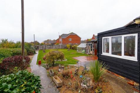 Mackenders Lane, Eccles33.jpg