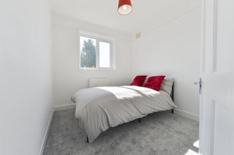Howland Road Marden14.jpg