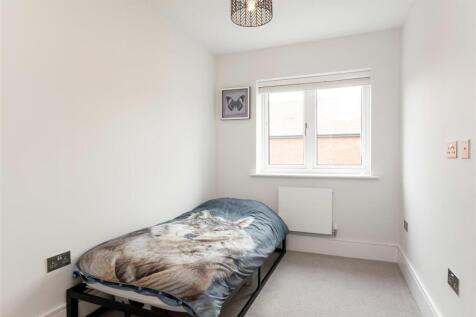 9 Muntjac Drive-15.jpg