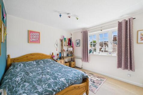 CAM05251G0-PR0062-STILL048.jpg