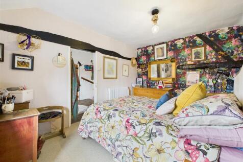 CAM05251G0-PR0089-STILL038.jpg