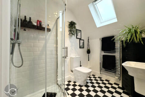 New Image bathroo...