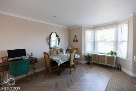 Photo 28-10-2025,...