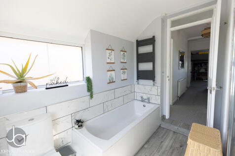 Photo 28-10-2025,...