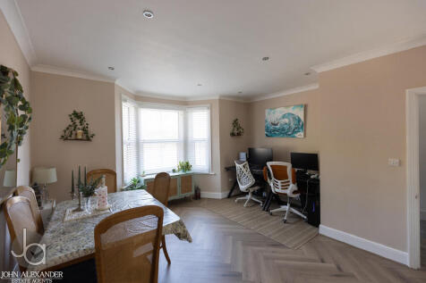 Photo 28-10-2025,...