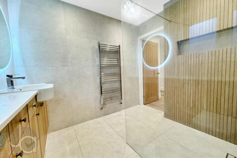 7296dbe7-b49c-477...