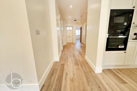 11592f54-ff20-46f...