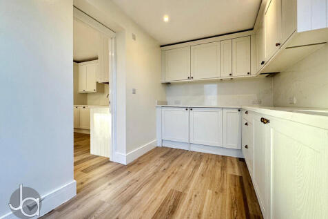 f1ebba00-8987-449...