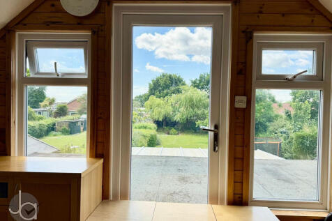 090511a8-c384-480...