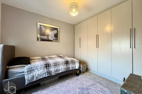 6217f796-fe7b-486...