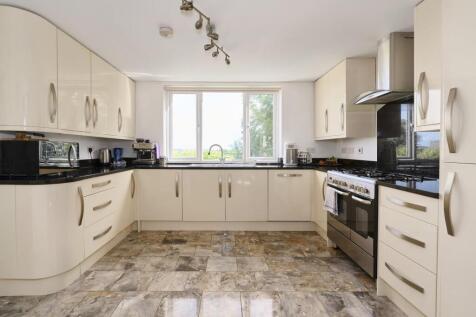 Kitchen 01.jpg