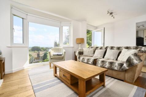 Living Room 01.jpg