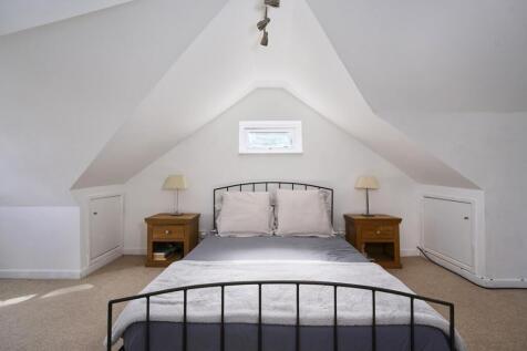 Master Bedroom 04.jpg