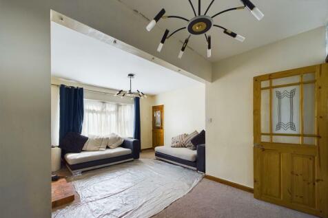 Lounge/Dining Area