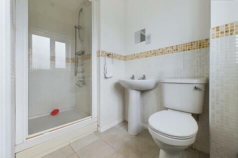 En-Suite To Master Bedroom