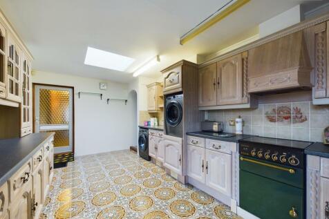 Utility Room/Second Kitchen