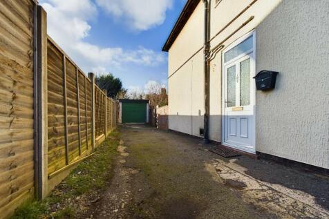 Driveway/Garage