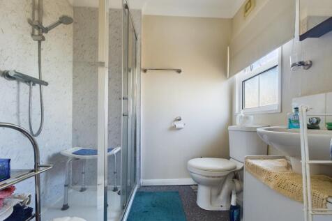 En-Suite To Master Bedroom