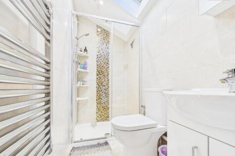 En-Suite To Master Bedroom