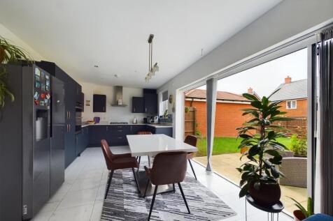 Kitchen/Diner/Living Area