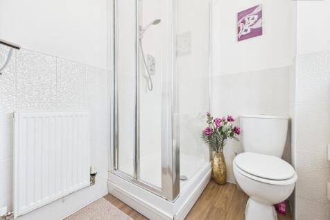 En-Suite to Master Bedroom