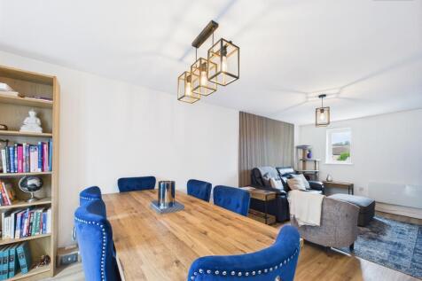 Living/Dining Area