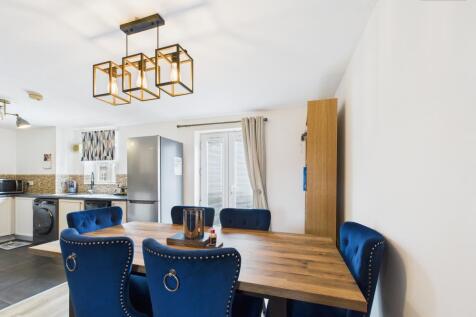 Living/Dining Area