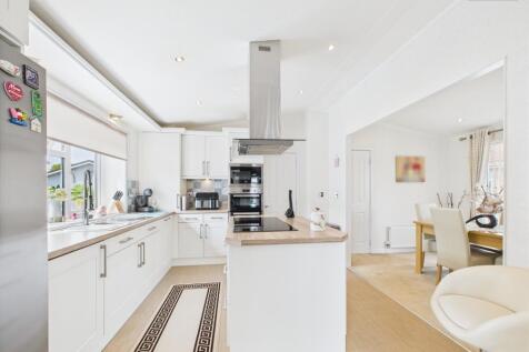Kitchen/ Dining Room