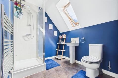 En-Suite To Master Bedroom