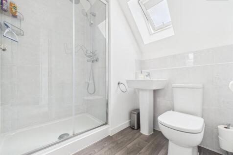 En-Suite To Master Bedroom