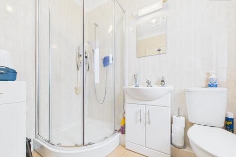 En-Suite to Master Bedroom