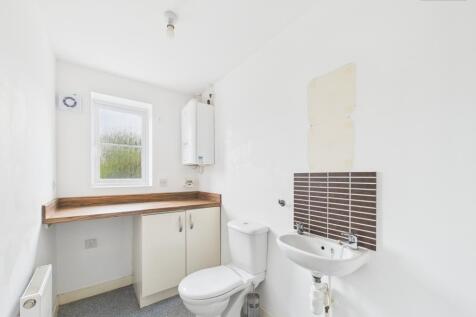 Cloakroom/Utility Room