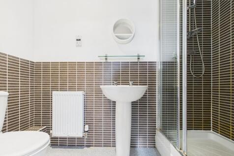 En-Suite to Master Bedroom