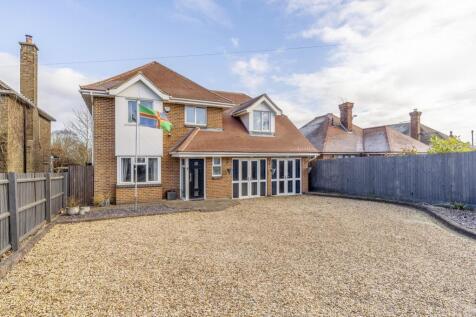7 Hawthorn Road (North Greetwell)-10