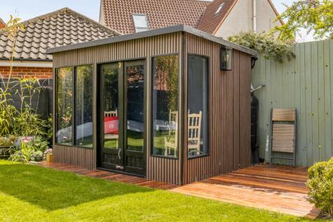 6 Marriner Crescent (Lincoln)-10