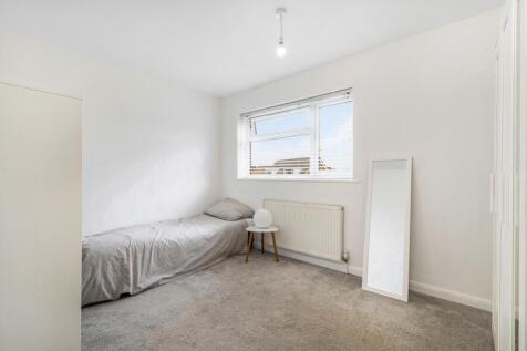 6 Greenbank Drive (Lincoln)-35