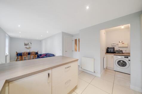 1385931-7-693011859b96f