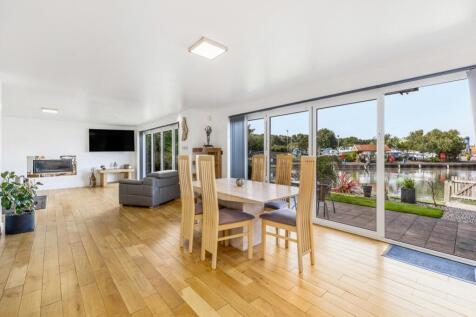 143 Park Lane (Burton Waters)-19
