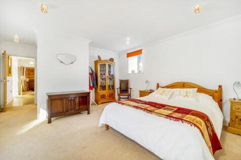 Downstairs Bedroom 1