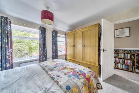 1359640-8-68d6e2141d525