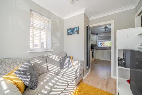 1360695-8-68da8bd91e3de