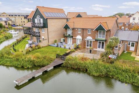 9 Bridge Walk (Burton Waters)-4