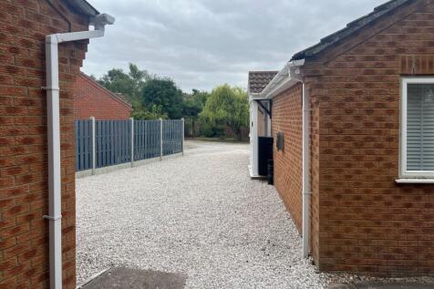 Betula 5 driveway from back