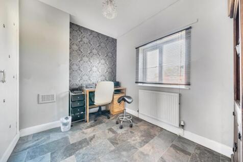 1371856-17-68f8ab141f957