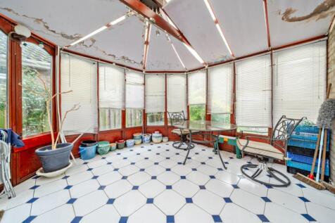 1375999-6-690894a8a6bc2