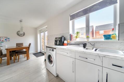 1375818-13-6911cc71d7abd