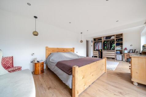 1374066-20-690b6481805e0