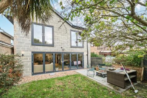 1374066-3-690b62badc42f