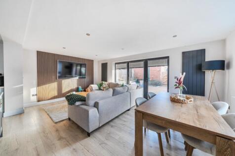 1380952-9-6915f219a7d23